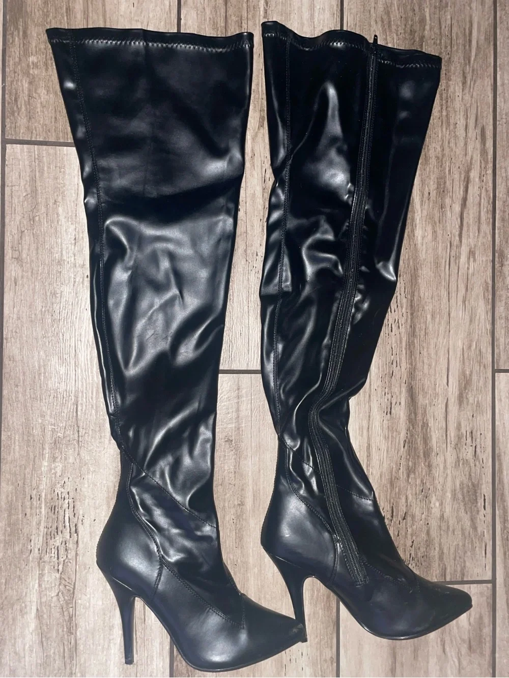 Pleaser USA footwear, Seduce-3000 model knee-high boots, Size 9